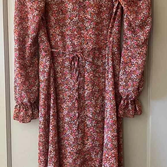 New Look Floral Prairie Maxi Dress – Sheer, Elegant, and Feminine (Size Small) - Picture 5 of 10